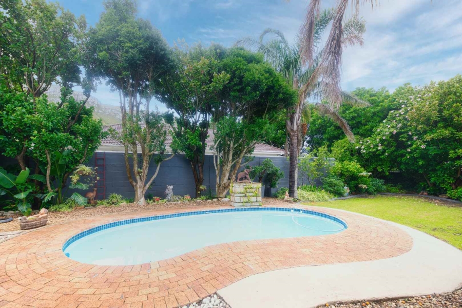 4 Bedroom Property for Sale in Hermanus Heights Western Cape